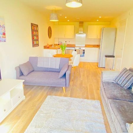 Beautiful, Brand New Apartment! Cheltenham Ngoại thất bức ảnh
