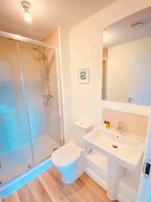 Beautiful, Brand New Apartment! Cheltenham Ngoại thất bức ảnh
