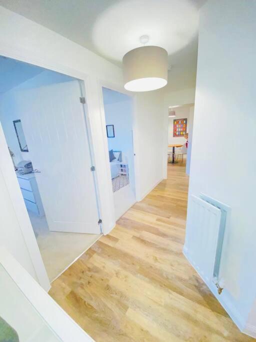 Beautiful, Brand New Apartment! Cheltenham Ngoại thất bức ảnh