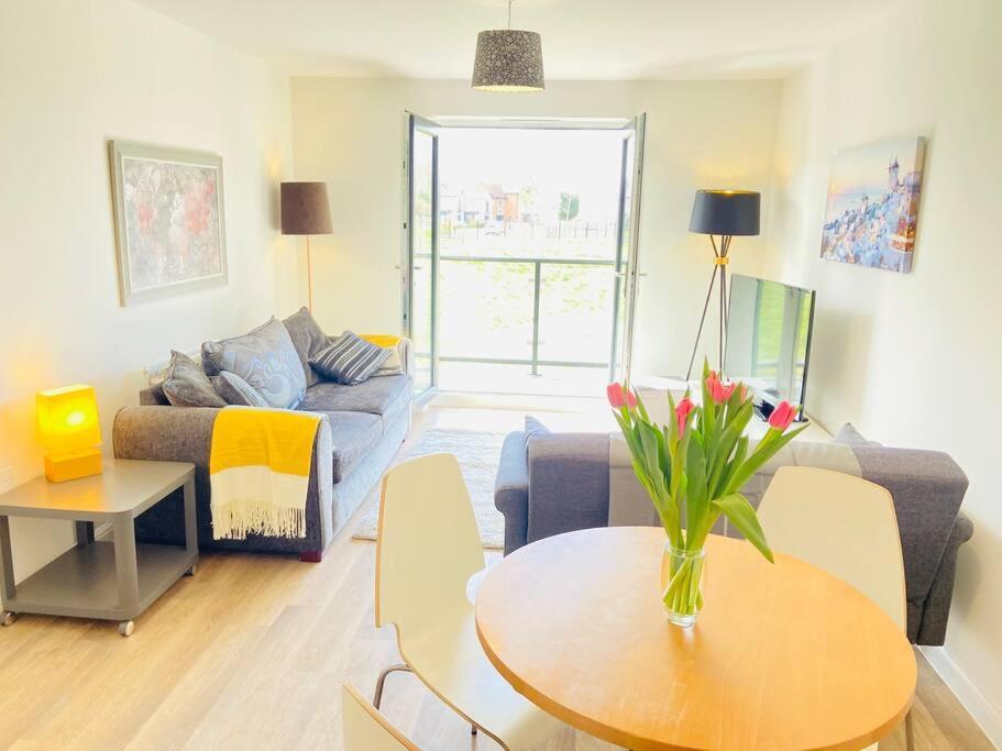 Beautiful, Brand New Apartment! Cheltenham Ngoại thất bức ảnh