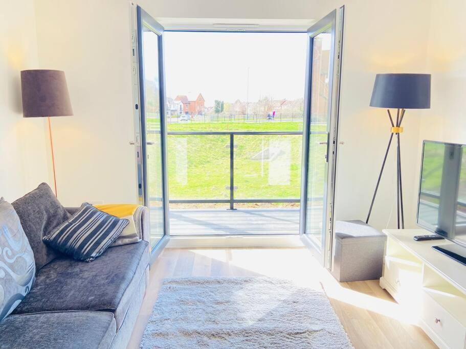 Beautiful, Brand New Apartment! Cheltenham Ngoại thất bức ảnh